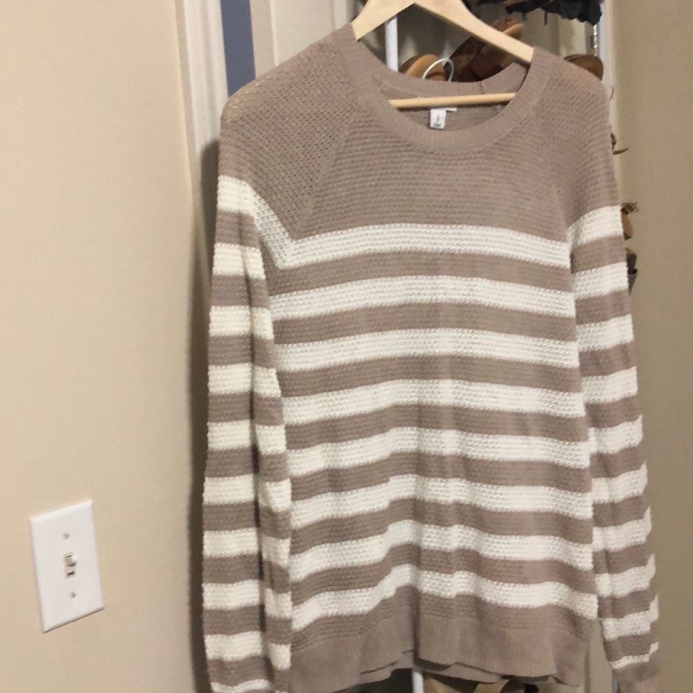 Old Navy khaki and white sweater